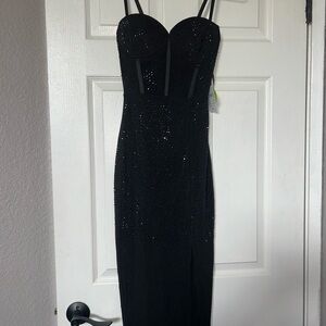 Black Sweetheart Midi Dress